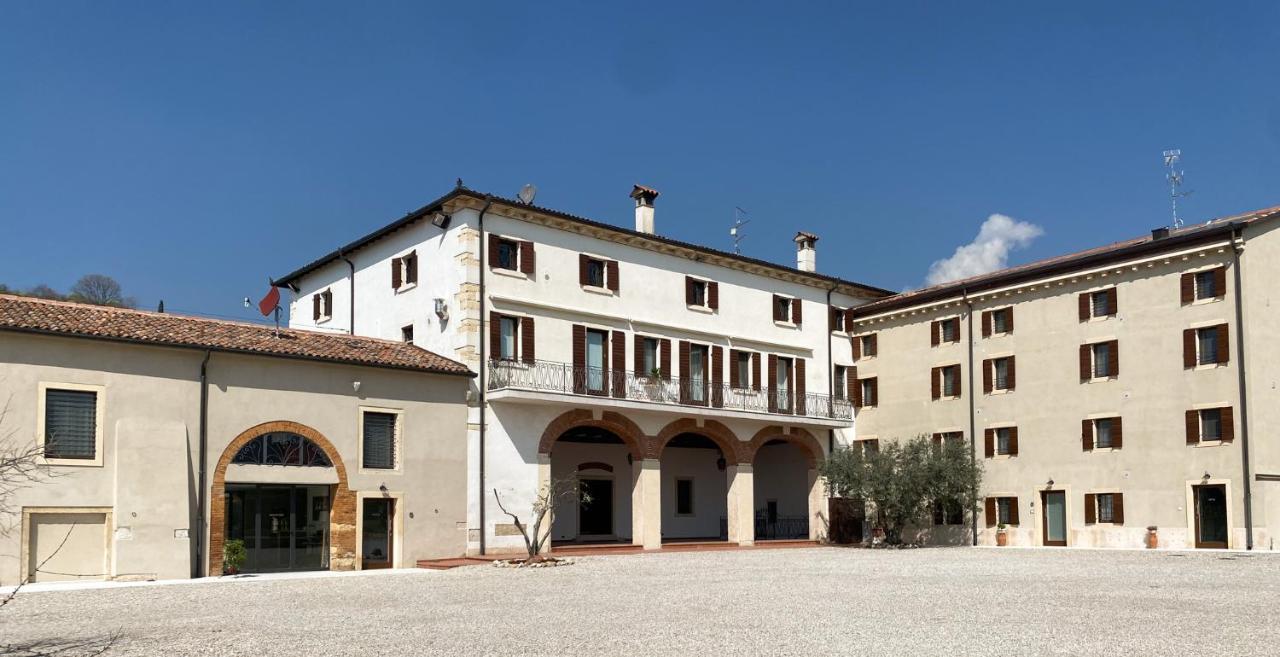 Verdeolivo 1876 - Apartments & Pool Mezzane di Sotto Bagian luar foto