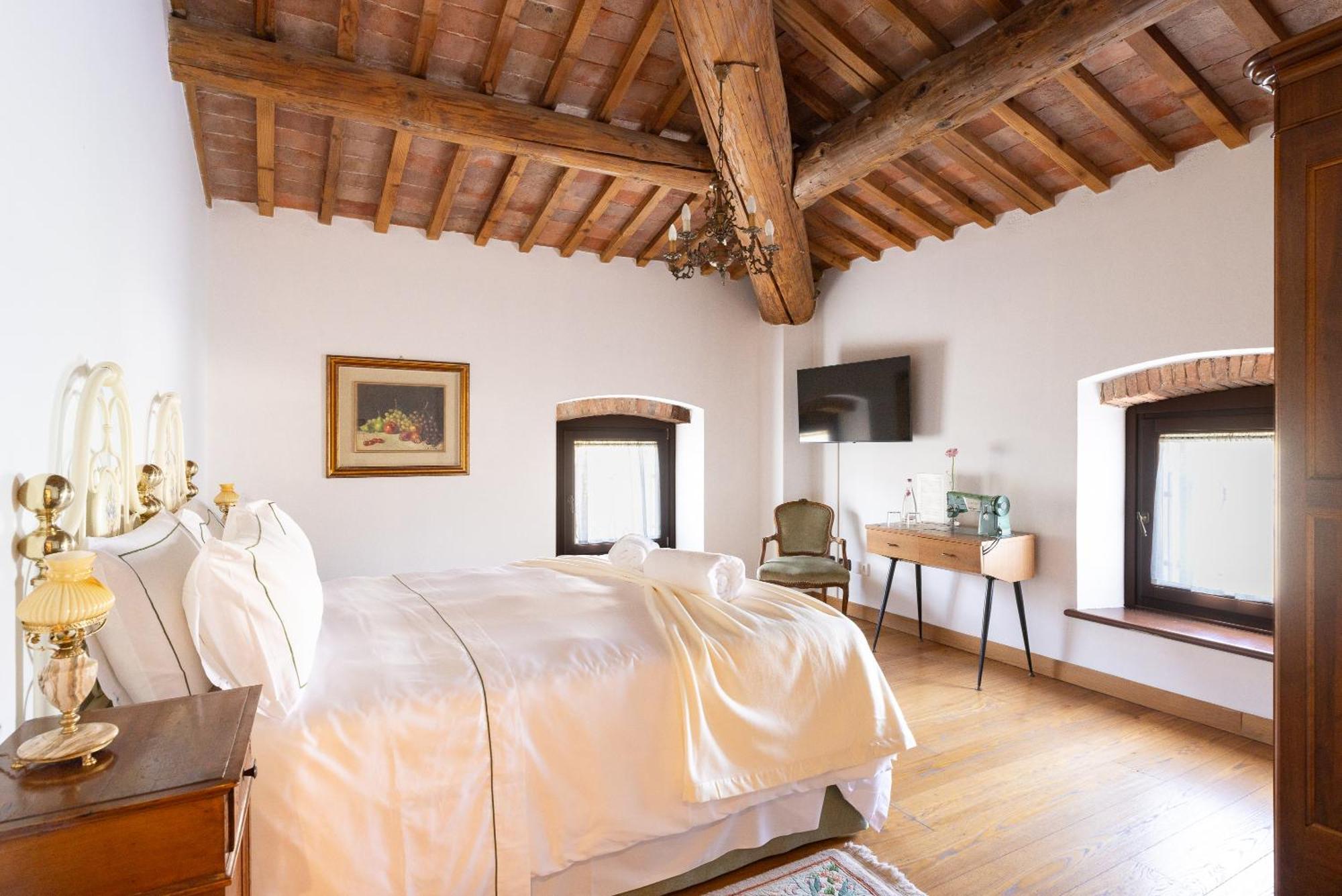 Verdeolivo 1876 - Apartments & Pool Mezzane di Sotto Bagian luar foto