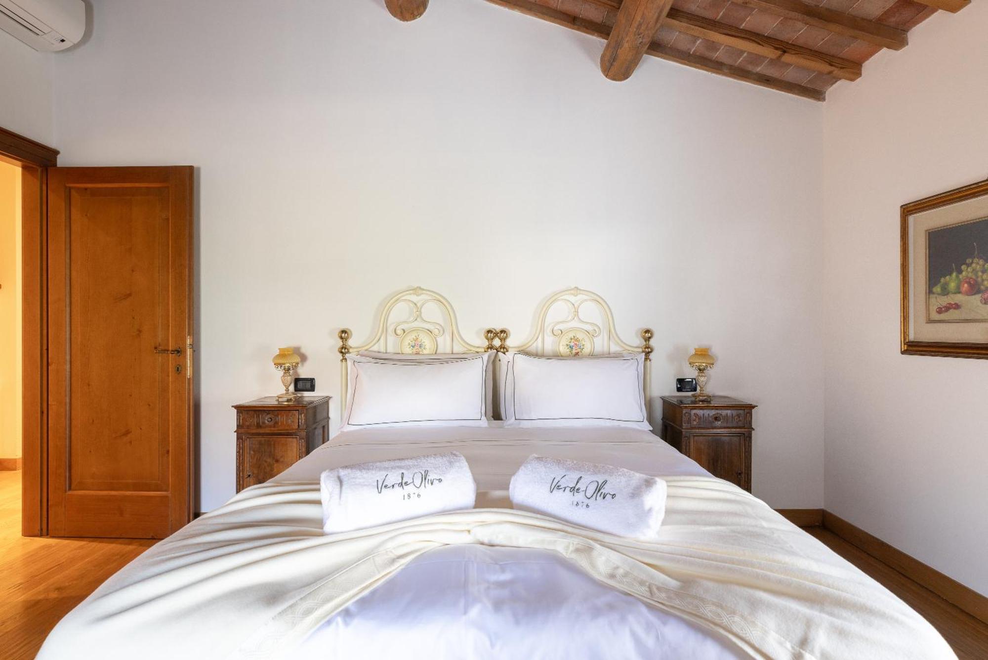 Verdeolivo 1876 - Apartments & Pool Mezzane di Sotto Bagian luar foto