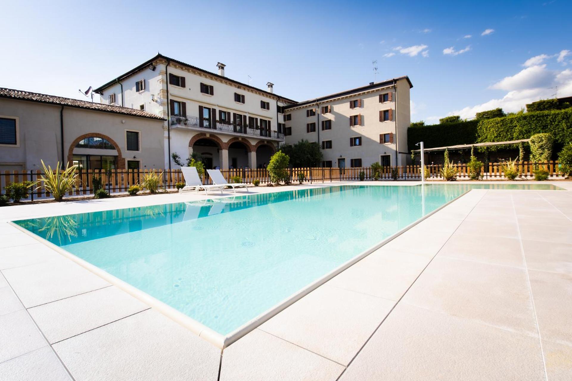 Verdeolivo 1876 - Apartments & Pool Mezzane di Sotto Bagian luar foto