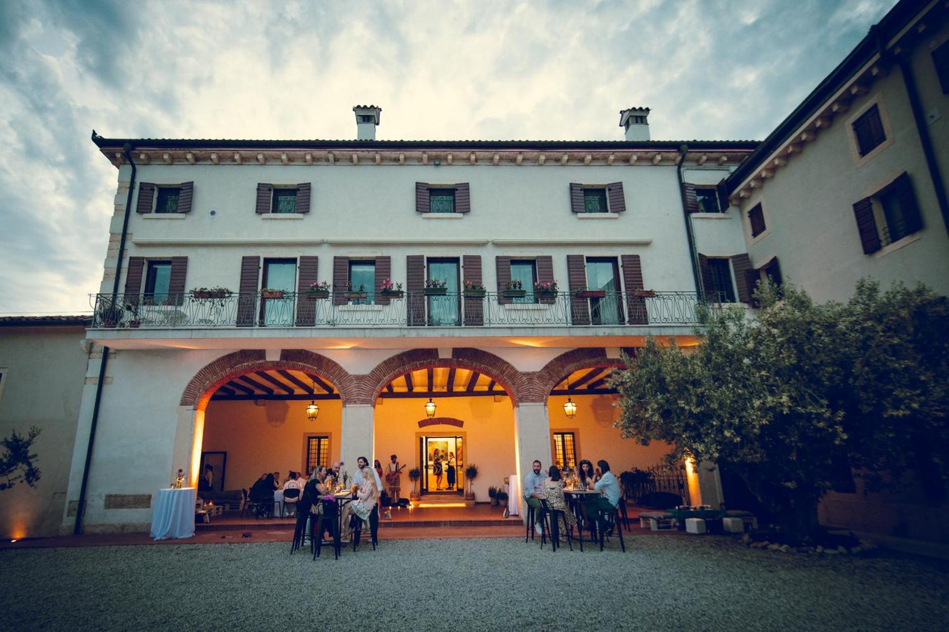Verdeolivo 1876 - Apartments & Pool Mezzane di Sotto Bagian luar foto