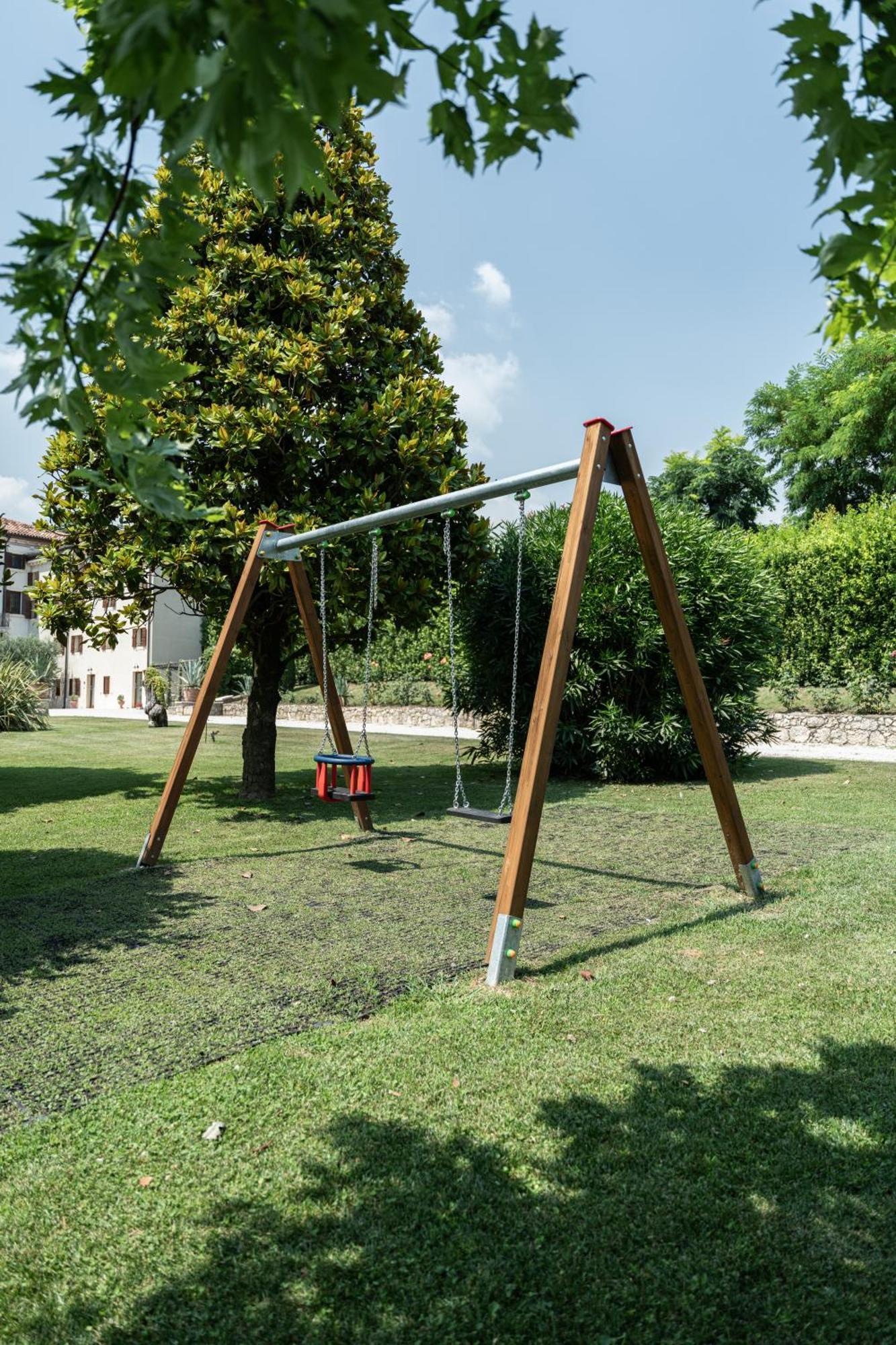 Verdeolivo 1876 - Apartments & Pool Mezzane di Sotto Bagian luar foto